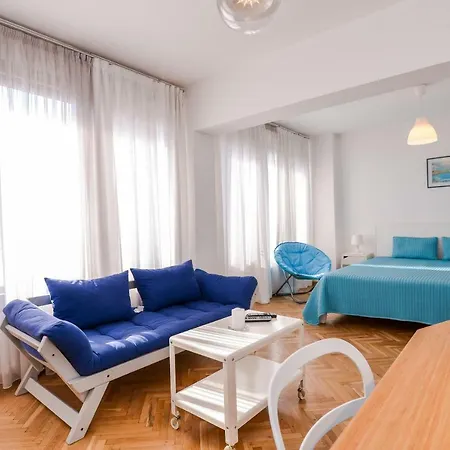 Appartement La Dolce Vita - Beautiful Studio On Gurgulyat Street