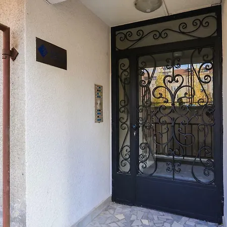 Appartement La Dolce Vita - Beautiful Studio On Gurgulyat Street