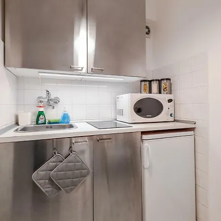 Appartement La Dolce Vita - Beautiful Studio On Gurgulyat Street *